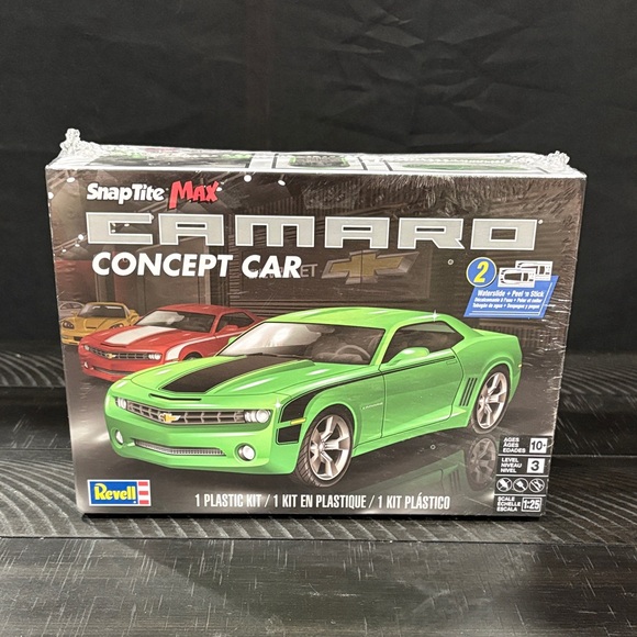 Revell SnapTite Max Camaro Concept Car Kit - Green - Picture 1 of 7